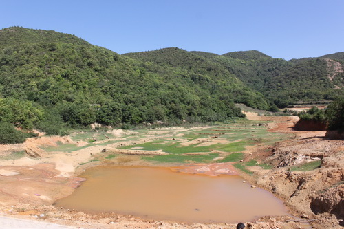 安寧市水務(wù)局到我司水工部監(jiān)理的八街四水庫(kù)視察