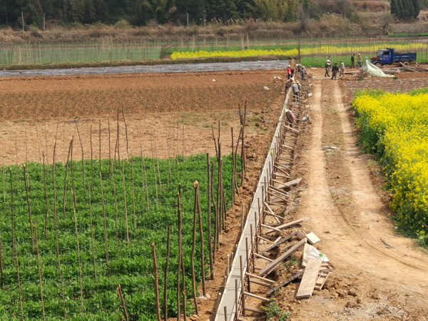 2016年國(guó)家農(nóng)業(yè)綜合開發(fā)土地治理安寧市八街街道辦事處、金方街道辦事處高標(biāo)準(zhǔn)農(nóng)田建設(shè)項(xiàng)目工程開工