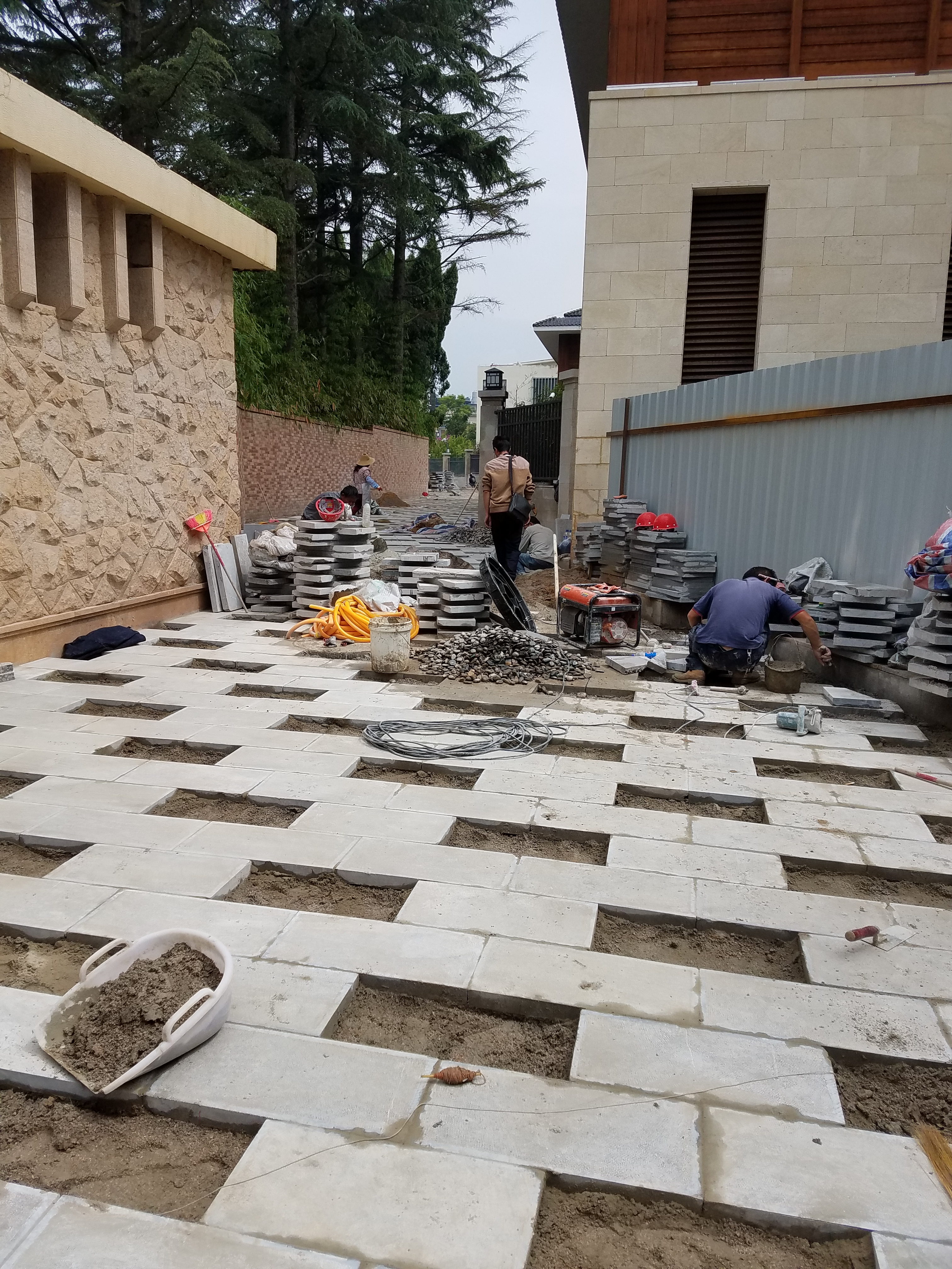溫泉創(chuàng)建文明城市龍溪路段改造項(xiàng)目