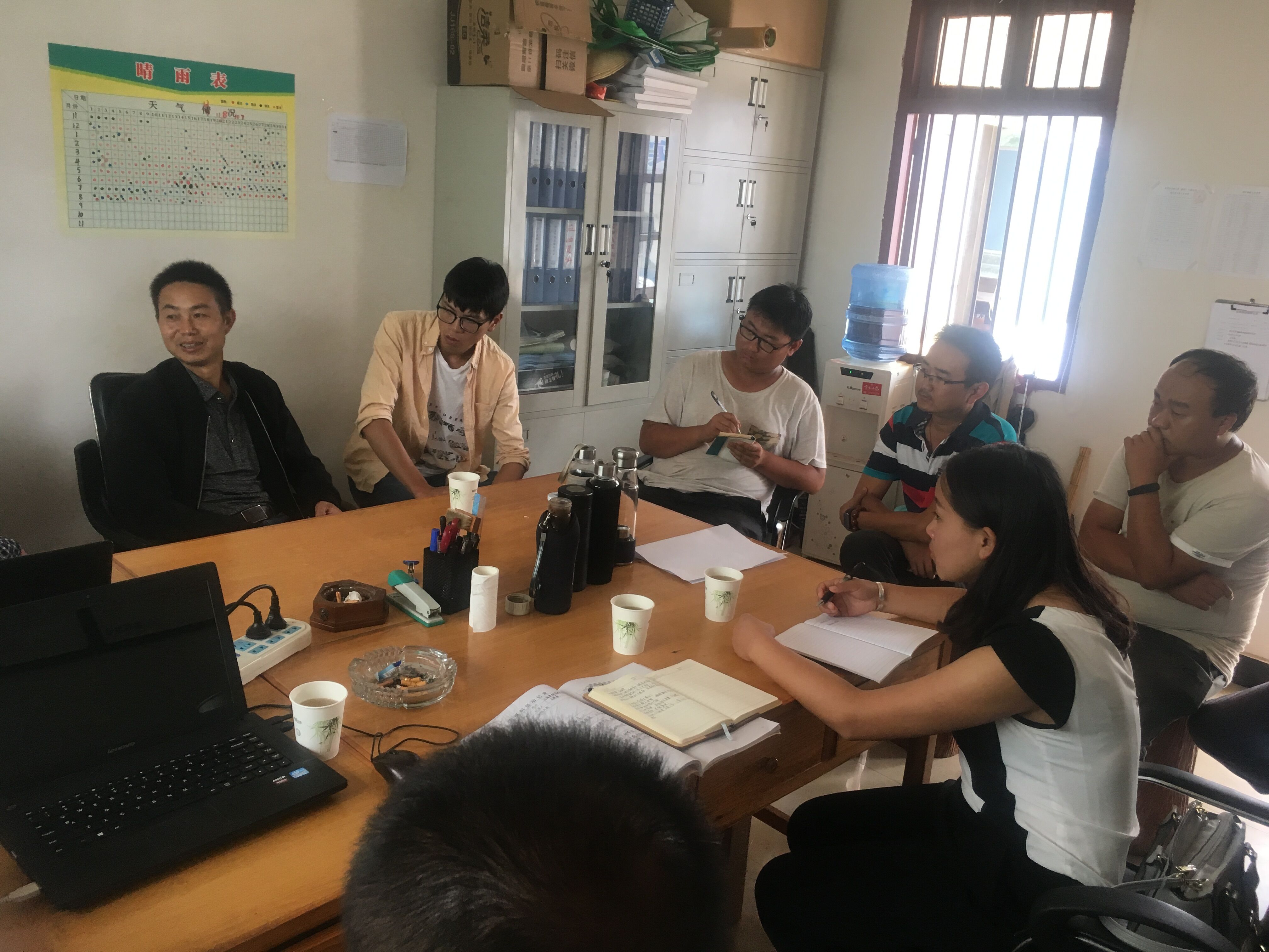 住建局黨委到320國(guó)道提升工程項(xiàng)目部開展工作交流會(huì)