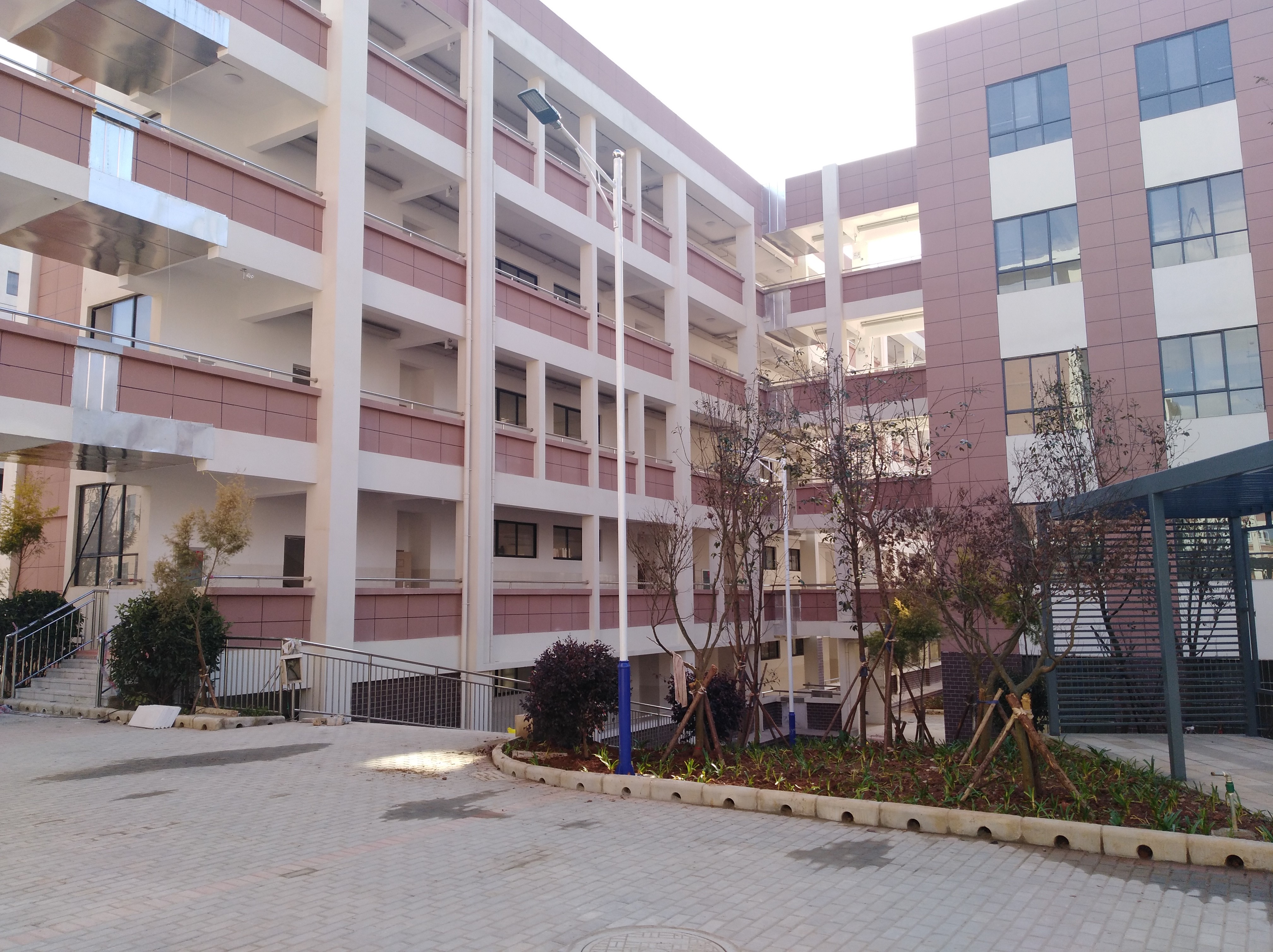 安寧市實(shí)驗(yàn)學(xué)校石江校區(qū)（二、三標(biāo)段）竣工驗(yàn)收
