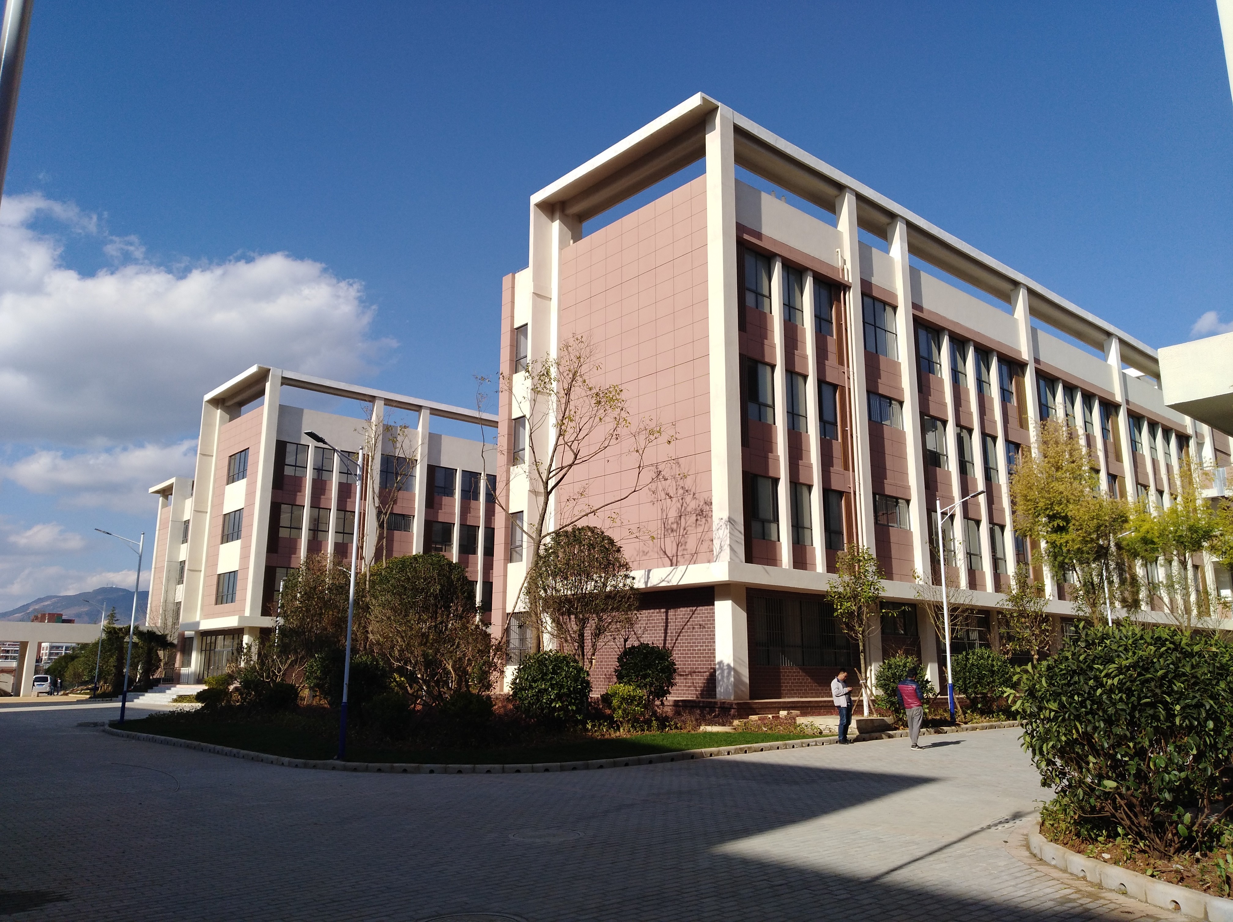 安寧市實(shí)驗(yàn)學(xué)校石江校區(qū)（二、三標(biāo)段）竣工驗(yàn)收