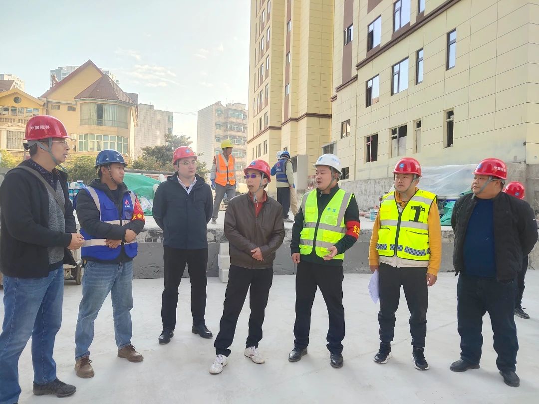 昆明市住建局到安寧市官廂街更新改造項目開展歲末年初安全生產綜合督導檢查